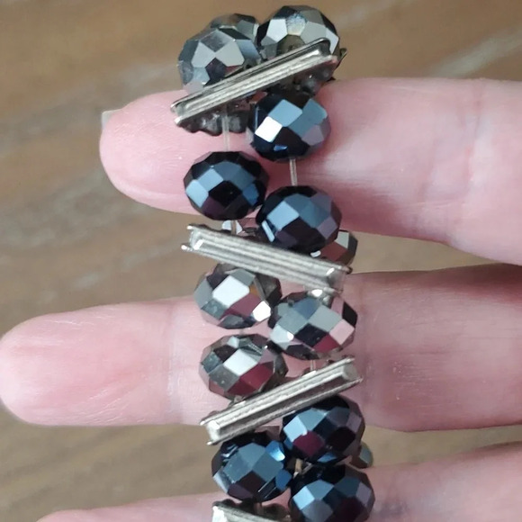 Silver & Black beaded elastic bracelet - Picture 2 of 3